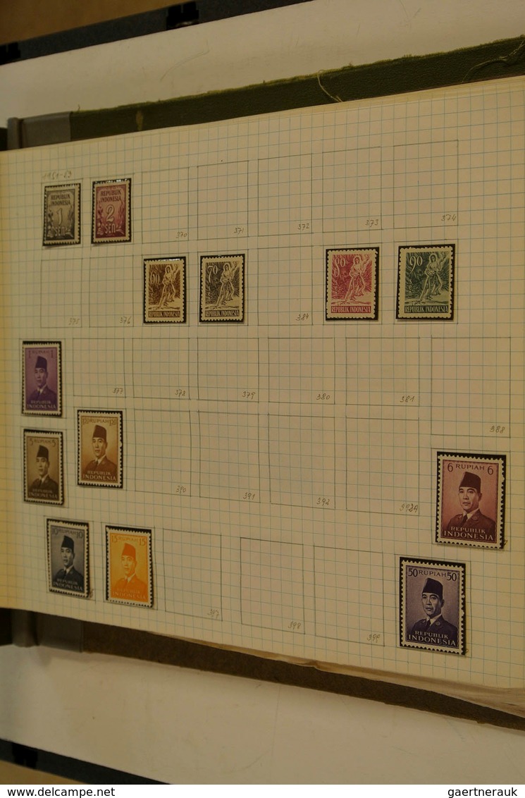 29594 Asien: Mint and used collection Indonesia 1950-1966, Israel 1948-1968 and Japan 1876-1968. In old al