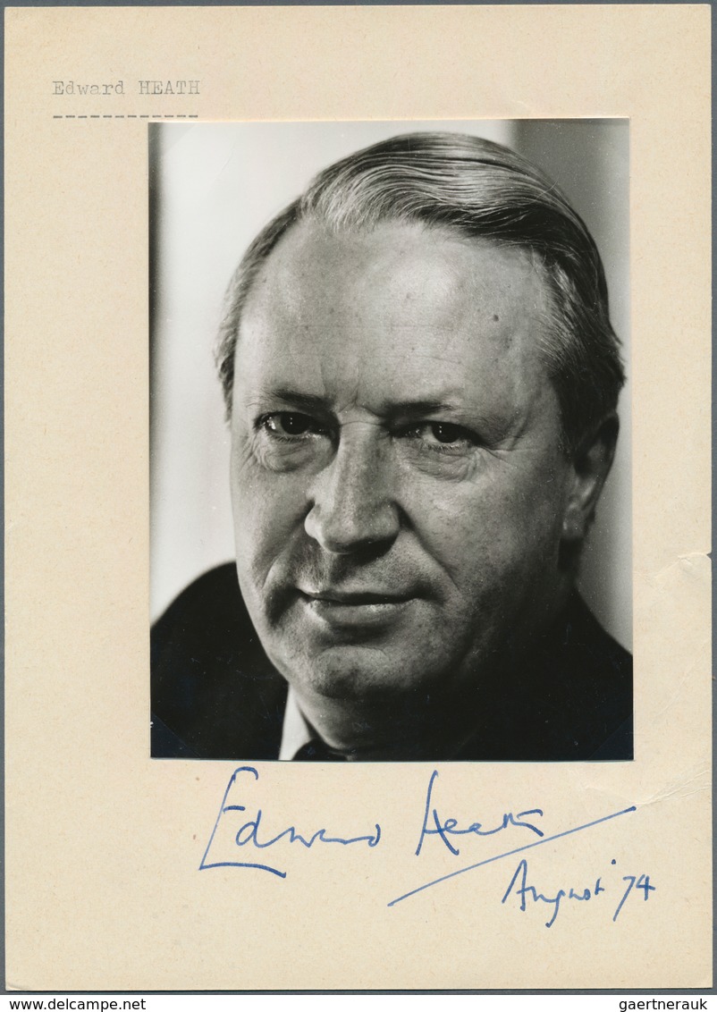 30159 Autographen: 1950/2000 Ca., POLITIK, Umfangreiche Sammlung In 3 Alben Mit Schwerpunkt Britische Poli - Andere & Zonder Classificatie