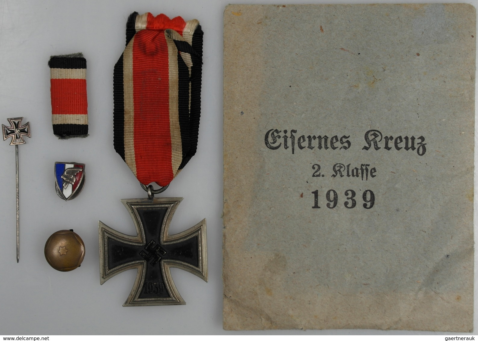 30183 Orden & Ehrenzeichen: 1939/1944, Eisernes Kreuz 2.Klasse Mit Band Im Originalumschlag, Dazu Eine Ans - Andere & Zonder Classificatie