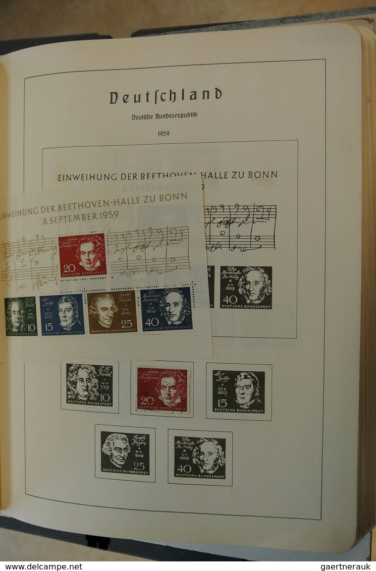 32131 Deutschland nach 1945: 1945/1985: Gut gefüllte, postfrisch, ungebraucht und gestempelt gesammelte De