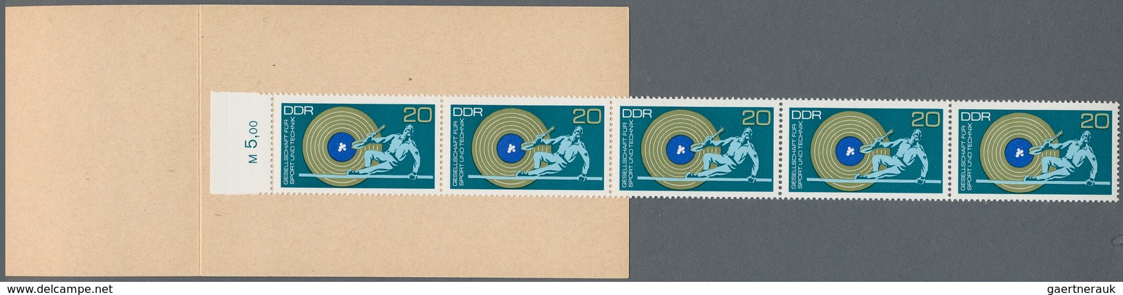 32369 DDR - Markenheftchen: 1971/1990, Postfrische Sammlung Von Ca. 158 SMHD Ex MiNr. 1/49, Dabei MiNr. 1a - Postzegelboekjes