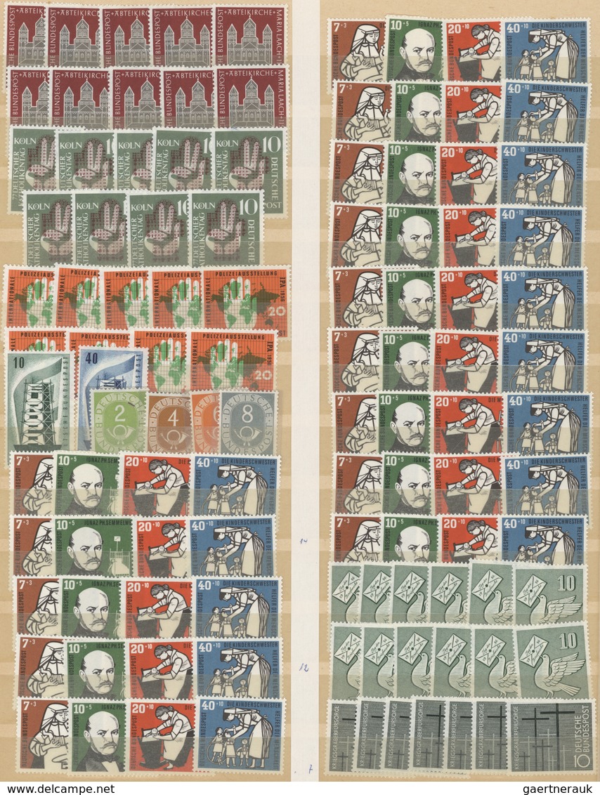 32436 Bundesrepublik Und Berlin: 1954/1971, Umfangreicher, Postfrischer Lagerbestand, Teils Bis Zu 20-mal. - Sammlungen