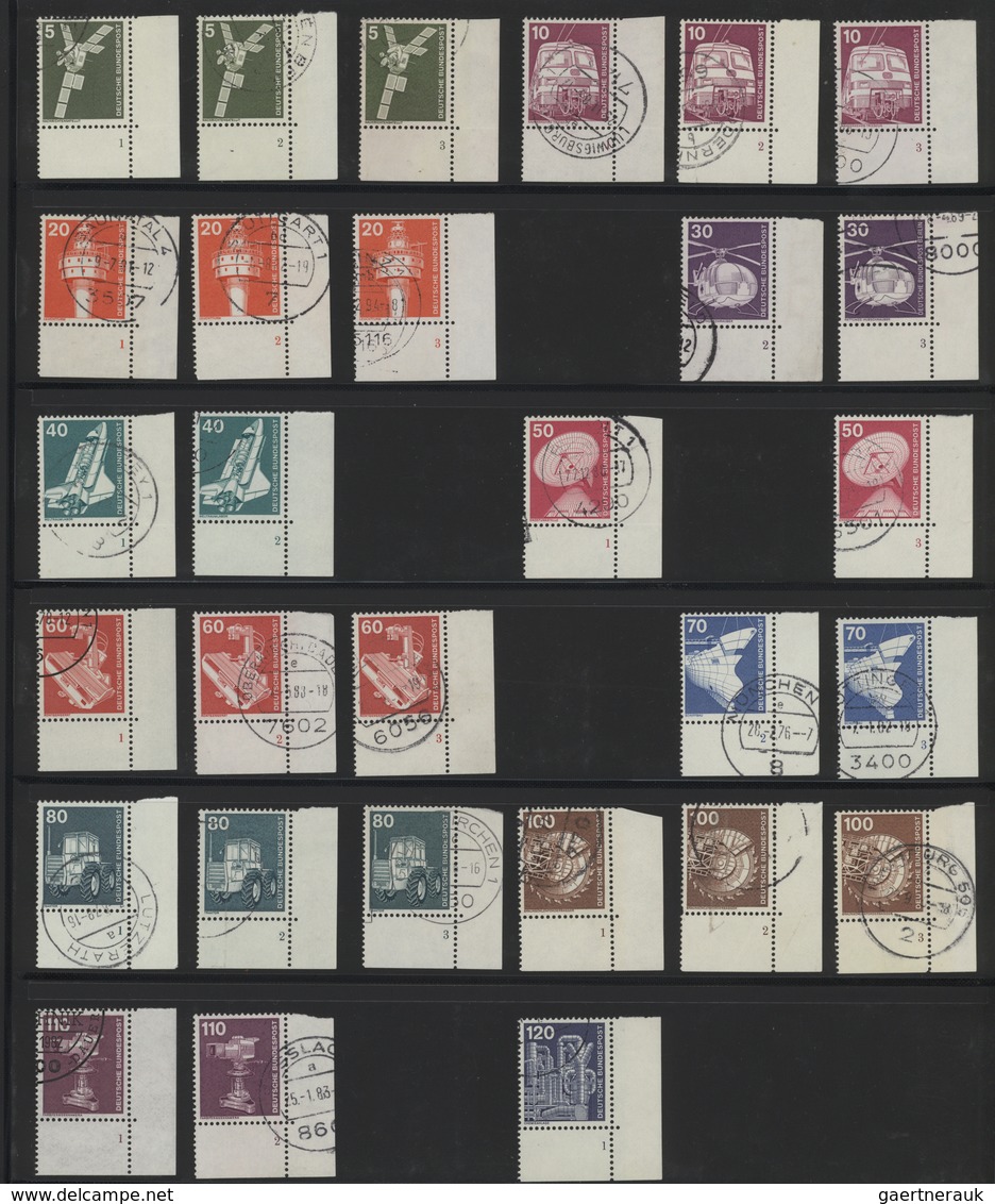 32438 Bundesrepublik Und Berlin: 1954/90 Ca., FORMNUMMERN-Sammlung Dauerserien Postfrisch Und Gestempelt A - Verzamelingen