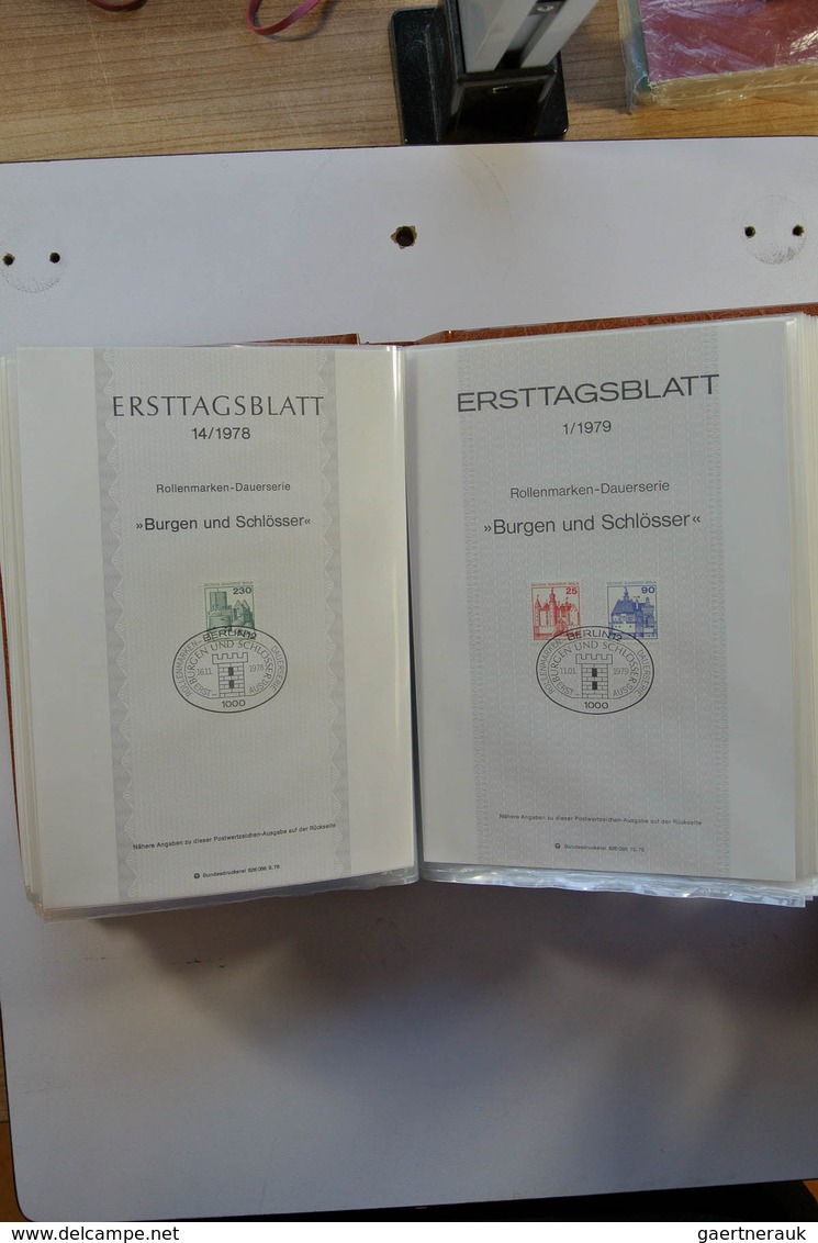 32449 Bundesrepublik und Berlin: 1975-2001. Umfangreiche Sammlung Ersttagsblätter Bundespost 1975-2001 und