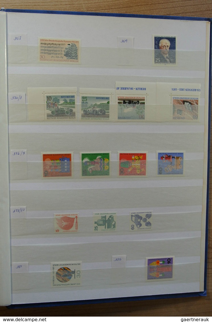 32468 Berlin: 1948-1990. Drei Steckbücher Berlin 1949-1990 mit viel besserem Material, Katalogwert nach Yv