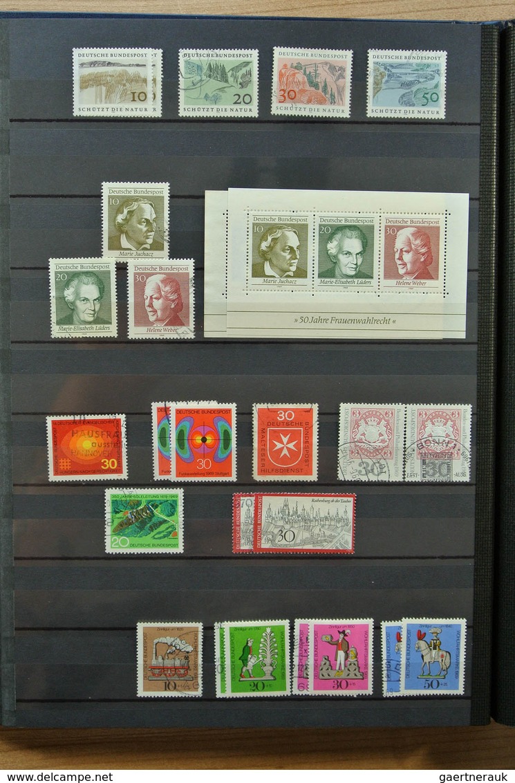 32705 Bundesrepublik Deutschland: 1949-2013. Very well filled, MNH, mint hinged and used, partly double co