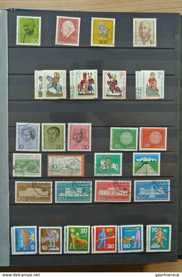 32705 Bundesrepublik Deutschland: 1949-2013. Very well filled, MNH, mint hinged and used, partly double co