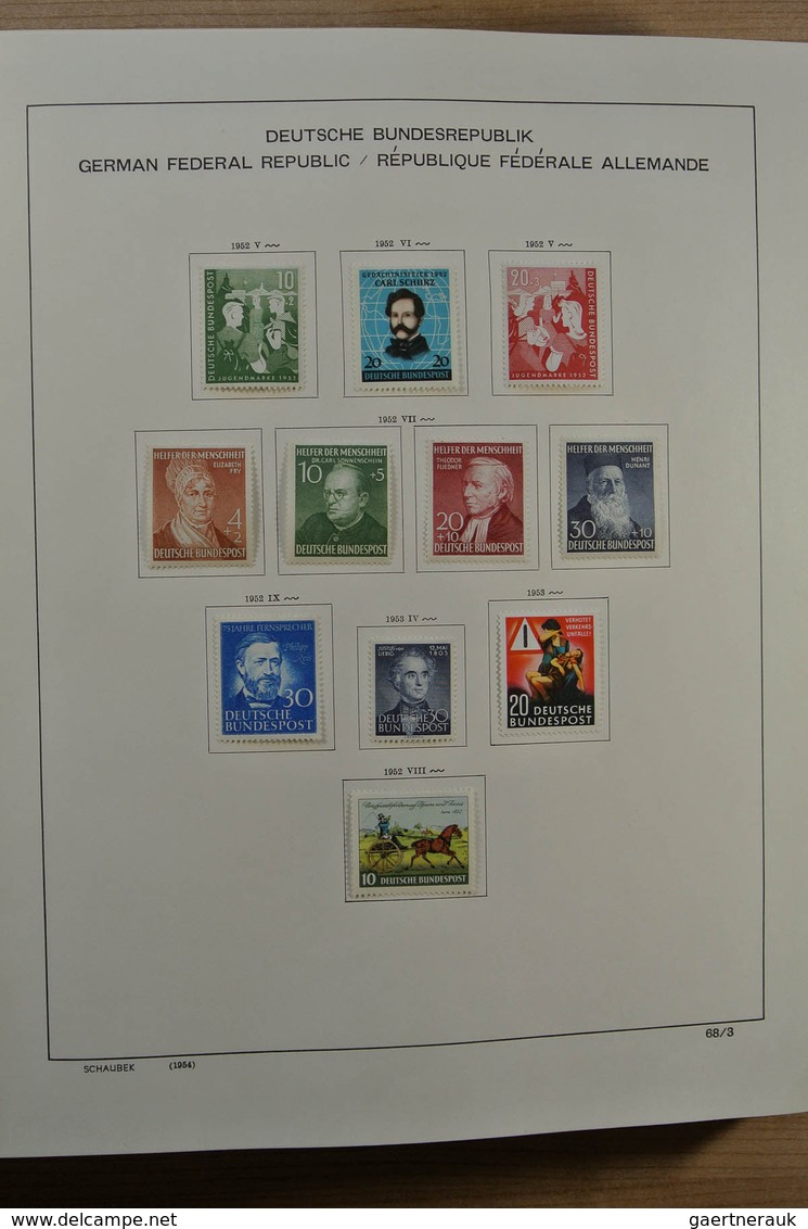 32718 Bundesrepublik Deutschland: 1949-2002. Komplette ungebrauchte/postfrische Bund-Sammlung in 2 Schaube