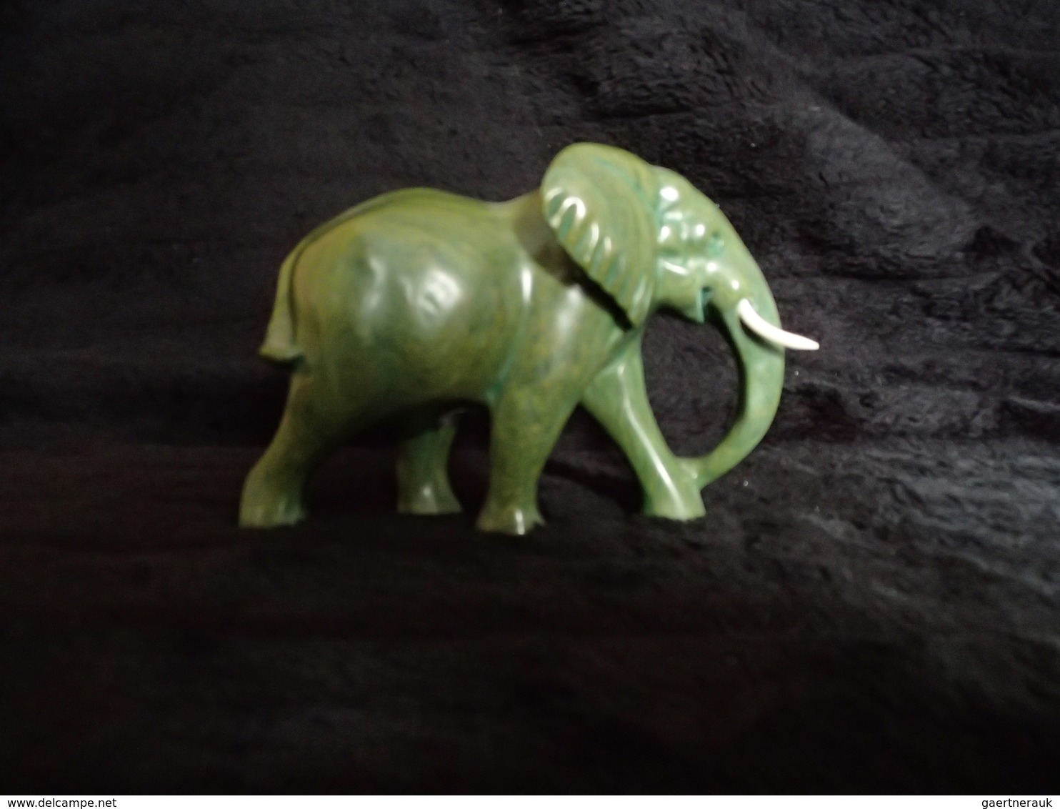 32973 Varia (im Briefmarkenkatalog): EDELSTEIN-ELEFANTEN: unglaubliche Sammlung von 122 herrlichen Elefant