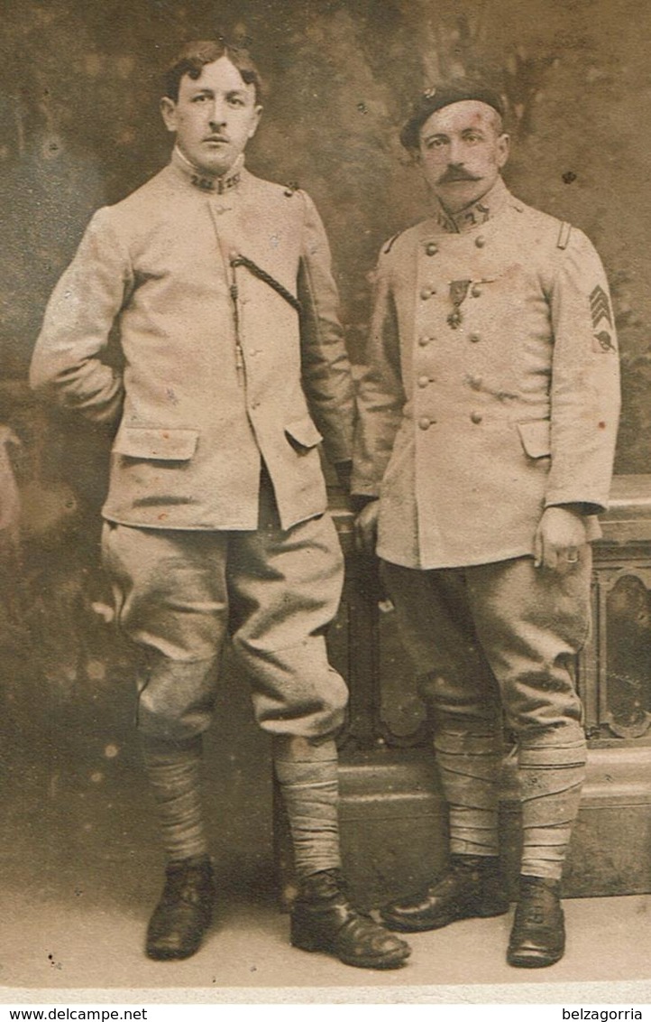 CARTE PHOTO ( Frères ) - Chasseur Alpin Avec Décoration Et Militaire Du  252ème Sur Col  - VOIR SCANS - Regimientos