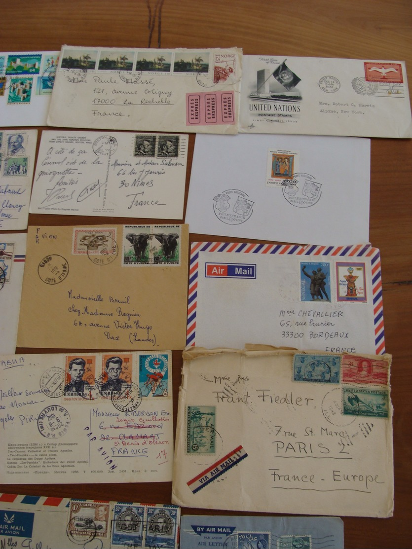 LOT 350 TIMBRES SUR LETTRES CARTES ETRANGERES DDR RUSSIE USA BRESIL AFRIQUE ROYAUME UNI ETC 1947 A ANNEES 80 VOIR PHOTOS