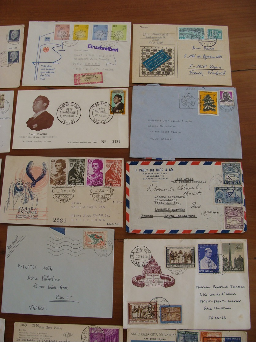 LOT 350 TIMBRES SUR LETTRES CARTES ETRANGERES DDR RUSSIE USA BRESIL AFRIQUE ROYAUME UNI ETC 1947 A ANNEES 80 VOIR PHOTOS