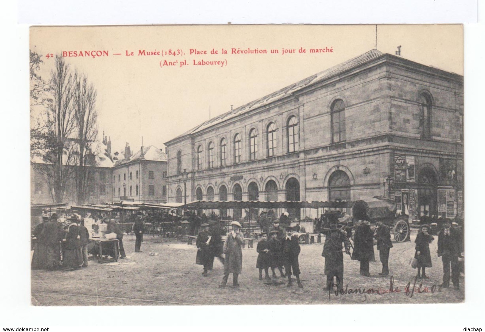 Besançon. Le Musée (1843). Place De La Révolution Un Jour De Marché. (2886) - Besancon