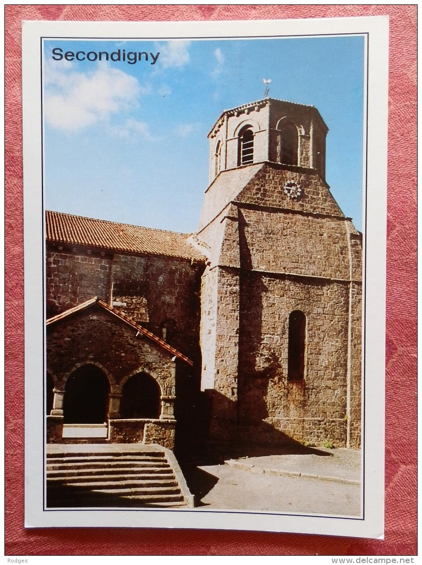 Dep 79 , Cpm SECONDIGNY , 551/79 , L'église (221) - Secondigny