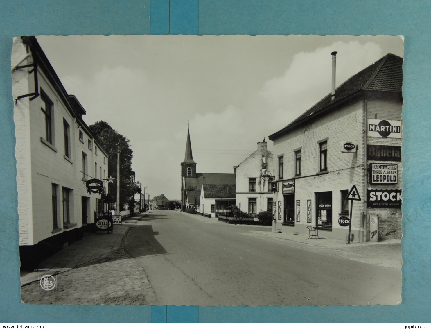 CPSM Chaumont-Gistoux Centre Et Eglise - Chaumont-Gistoux