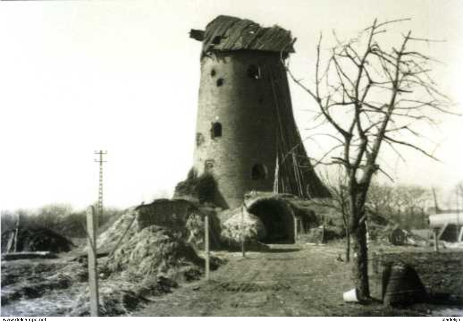 OEVEL Bij Geel  (Prov. Antw.) - Molen/moulin - De Stenen Molen In 1965 Met Oorlogsschade. Zeldzame Opname! - Geel