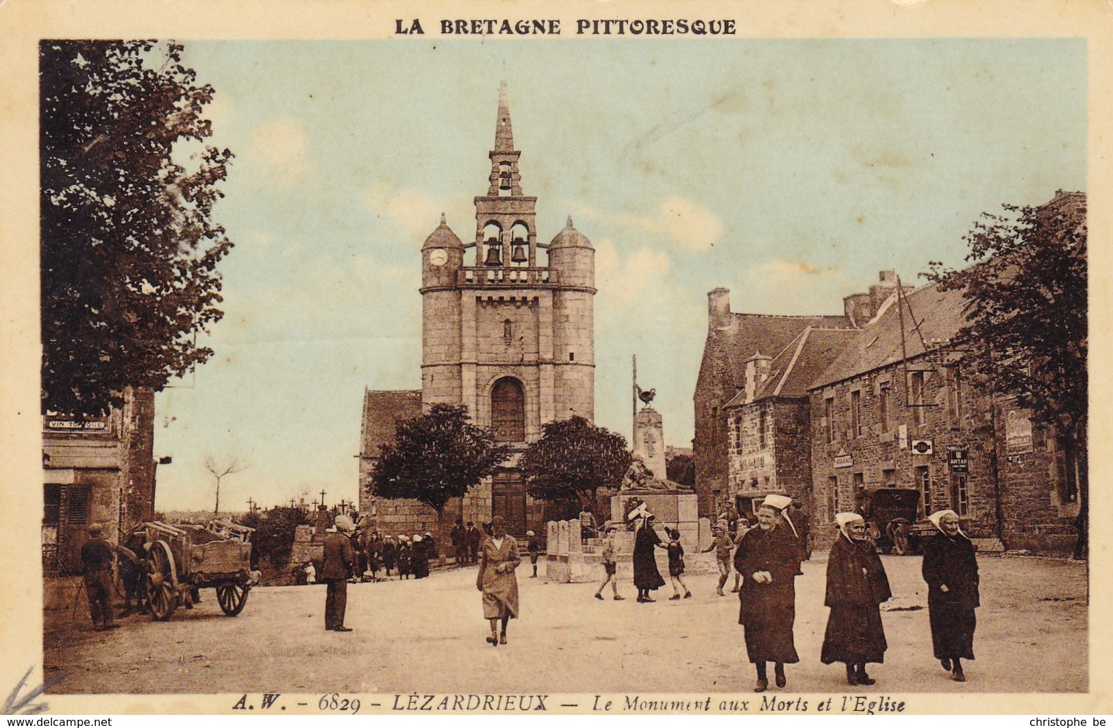 CPA Lezardieux, Le Monument Aux Morts Et L'Eglise (pk46429) - Autres & Non Classés