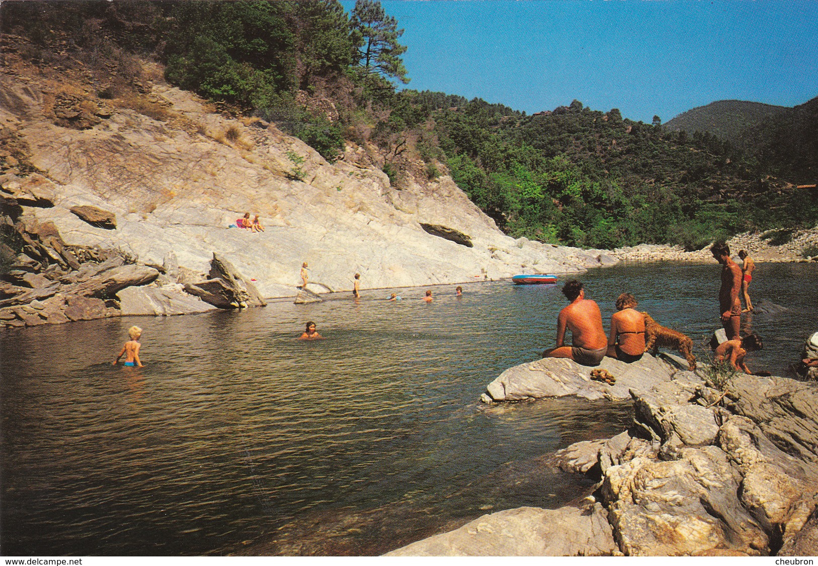 07. LES VANS ( ENVIRONS). CPM. MALAECE. LES EYNES. BAIGNADE DANS L'ARDECHE - Les Vans