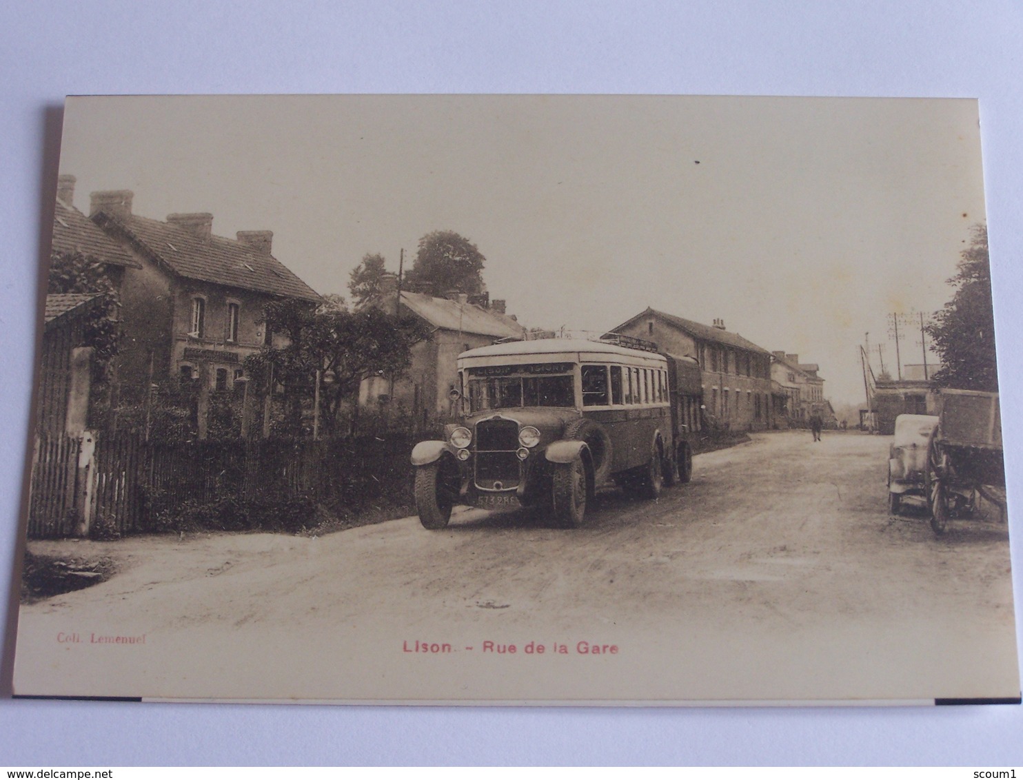 Lison - Rue De La Gare - Photo D'une Carte Postale - Autres & Non Classés