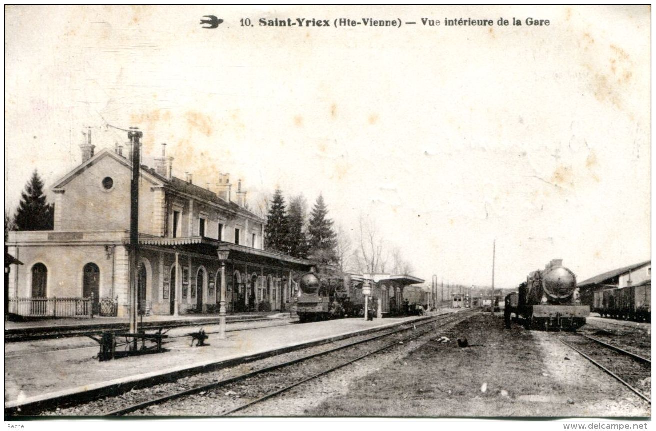 N°62322 -cpa Saint Yriex -vue Intérieure De La Gare- - Gares - Avec Trains