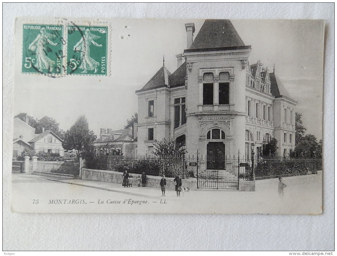 Dep 45 , Cpa MONTARGIS , 73 , La Caisse D'Epargne , LL  (013) - Montargis