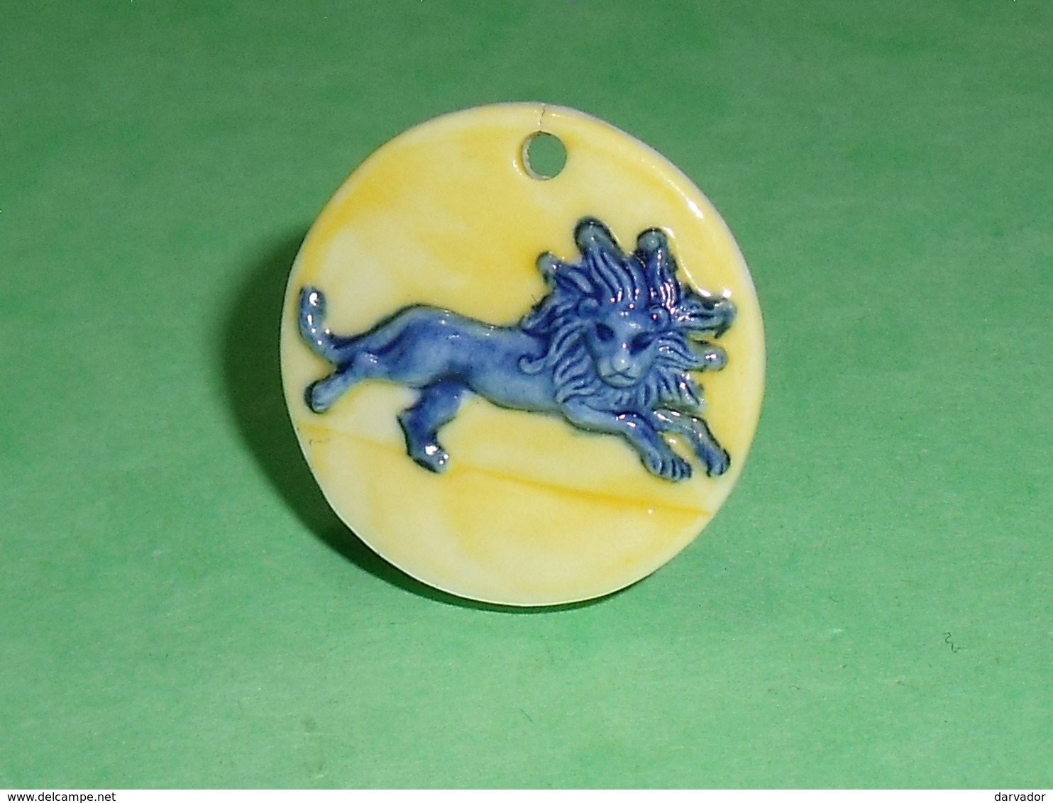 Fèves / Autres / Horoscope : Le Lion , Pendentif , Herta    T85 - Autres & Non Classés