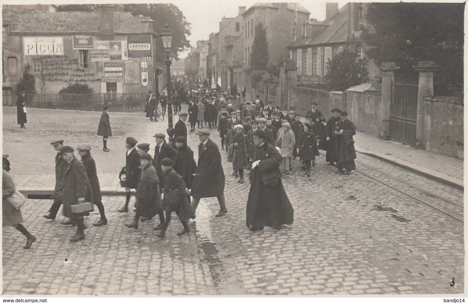 Bayeux  - Carte Photo - Arrivée De Monseigneur Picaud à Bayeux -scan Recto-verso - Bayeux