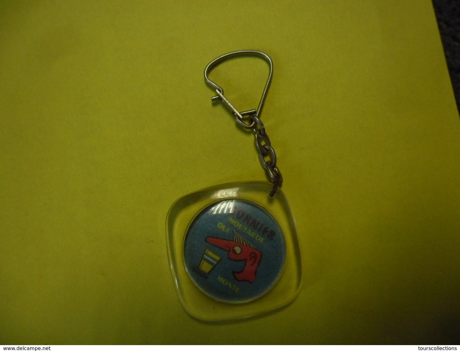 1 PORTE CLEFS MOUTARDE De DIJON BORNIER - Grand Nez @ Vers 1965 - Porte-clefs