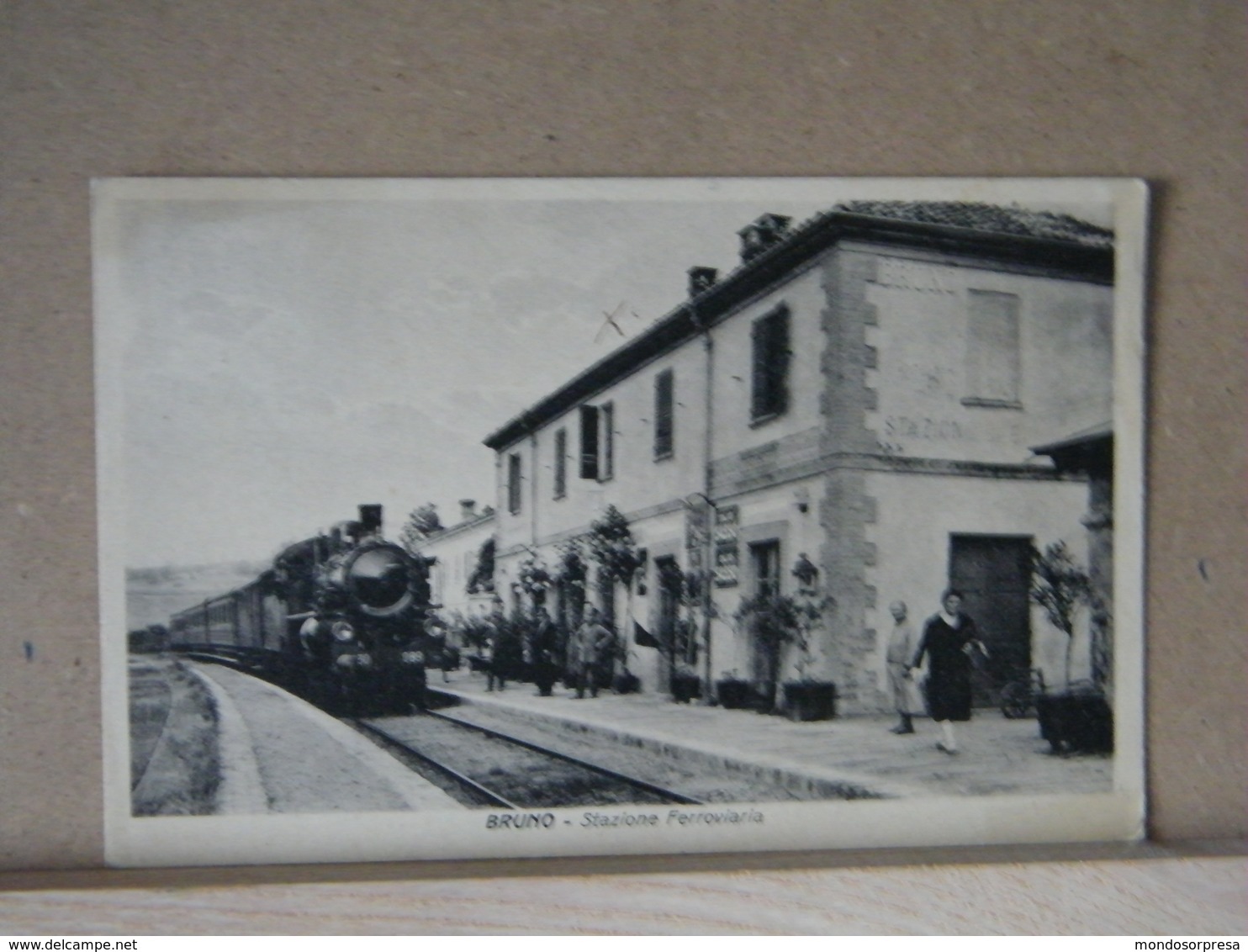 MONDOSORPRESA, BRUNO (ASTI), STAZIONE FERROVIARIA - ANIMATA - TRENO  - 1932 VIAGGIATA - Asti