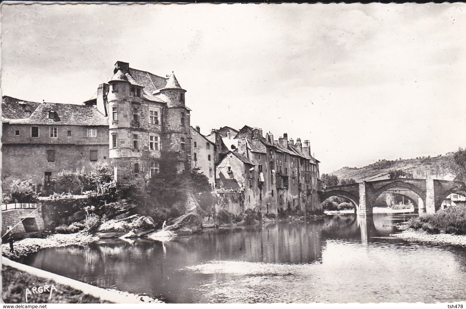 12----ESPALION---cité Des Peintres. Le Vieux Palais Et Vieilles Maisons--voir 2 Scans - Espalion