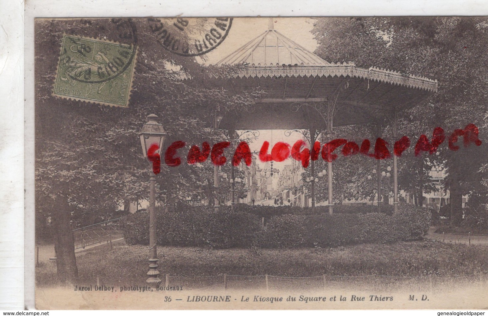 33 - LIBOURNE- LE KIOSQUE DU SQUARE ET LA RUE THIERS - 1918 - Libourne