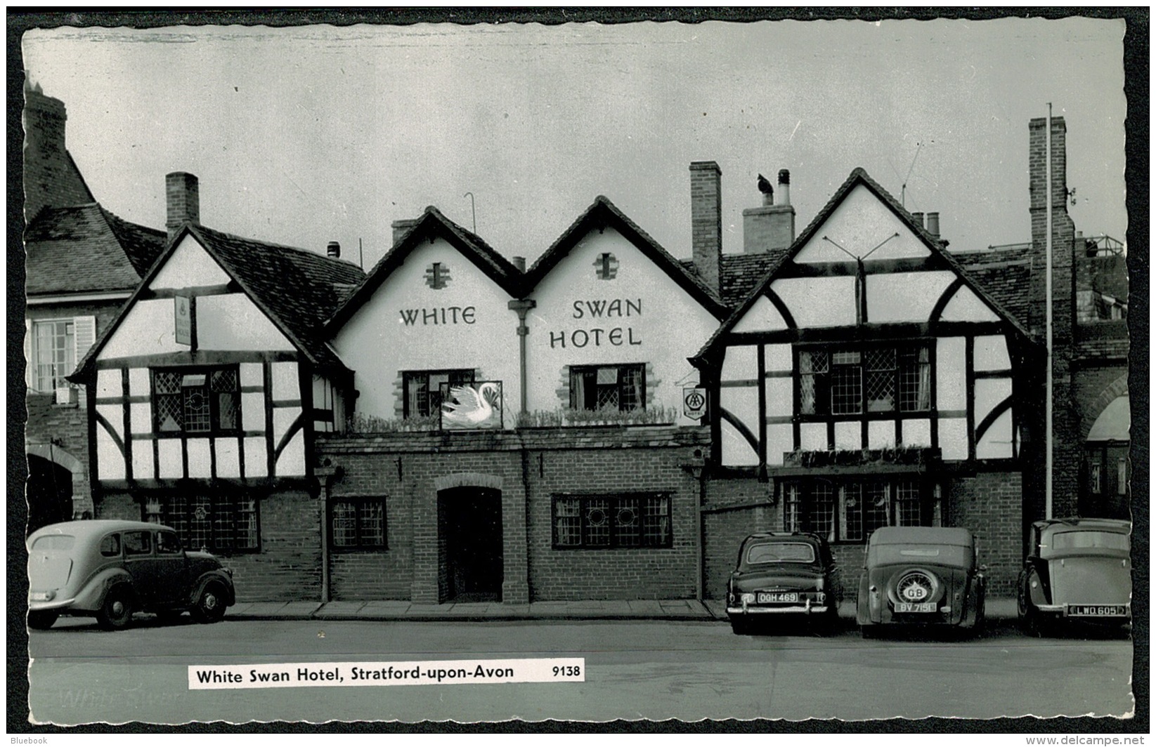 RB 1203 -  Real Photo Postcard - White Swan Hotel &amp; Cars - Stratford-upon-Avon Warwickshire - Stratford Upon Avon