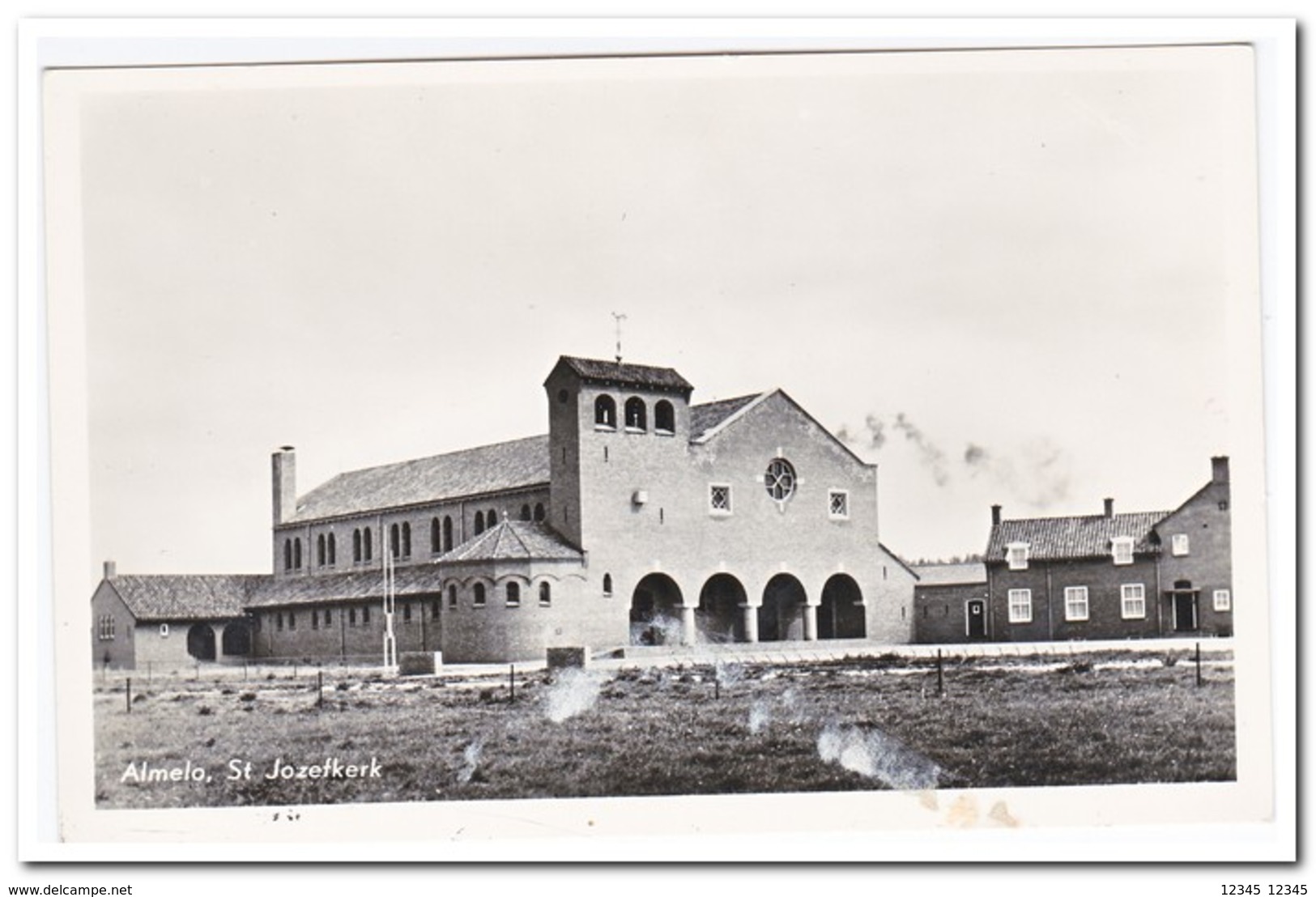 Almelo, St. Jozefkerk ( Papierrestje Op Kaart Kan Worden Verwijderd ) - Almelo