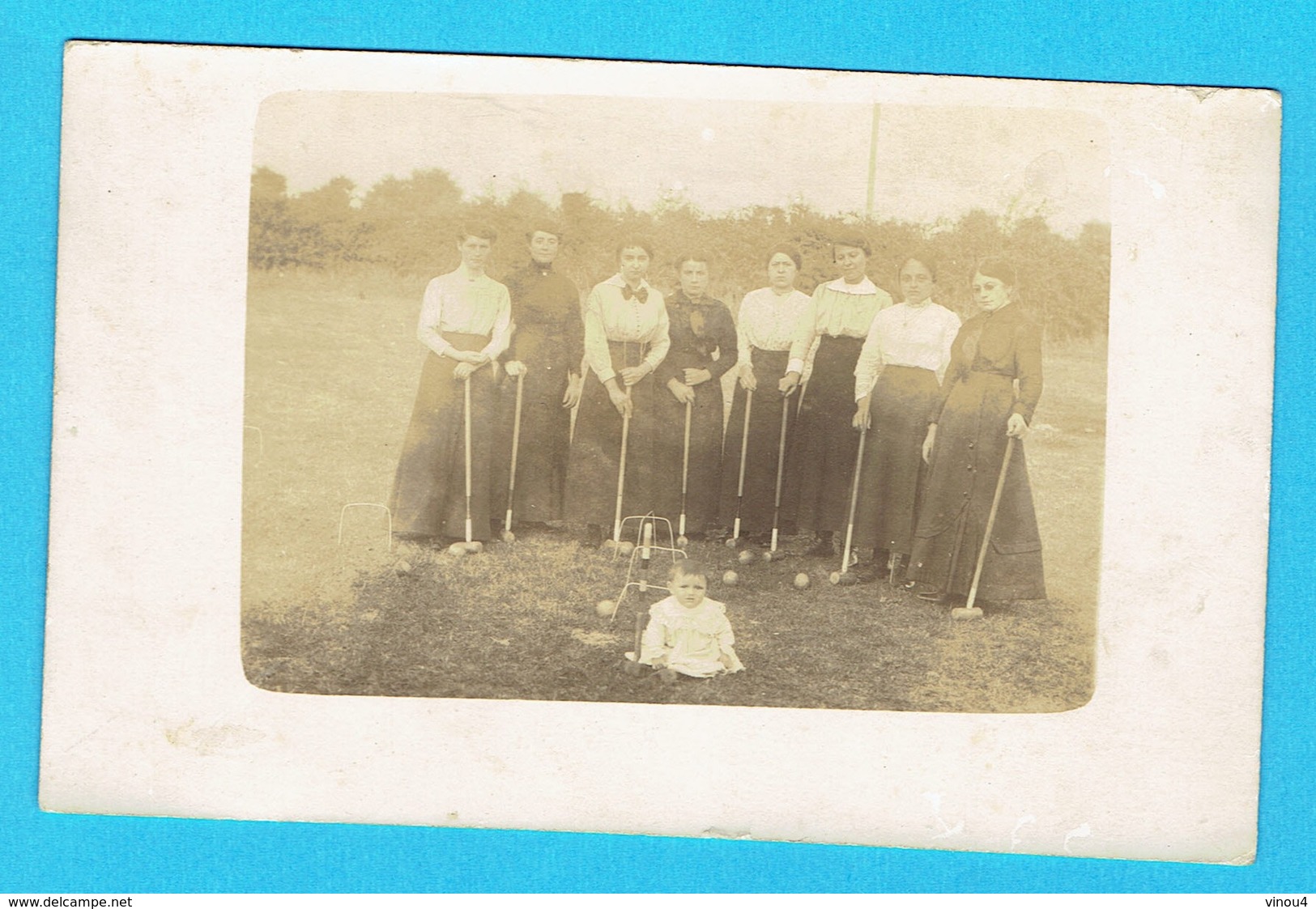 Carte Photo Cricket - Non Située à Localiser Goupe De Femmes + Enfant - Croquet - Cricket