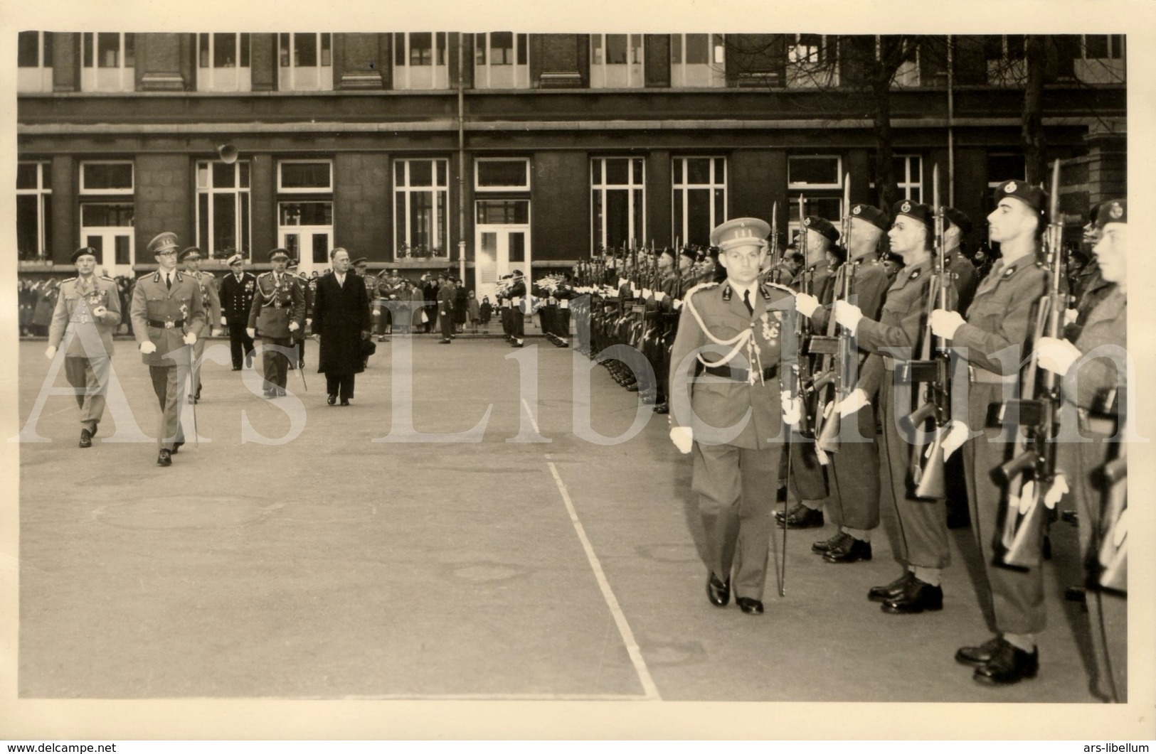 Postcard / ROYALTY / Belgique / België / Roi Baudouin / Koning Boudewijn / école Militaire / Bruxelles / 1957 - Personnages