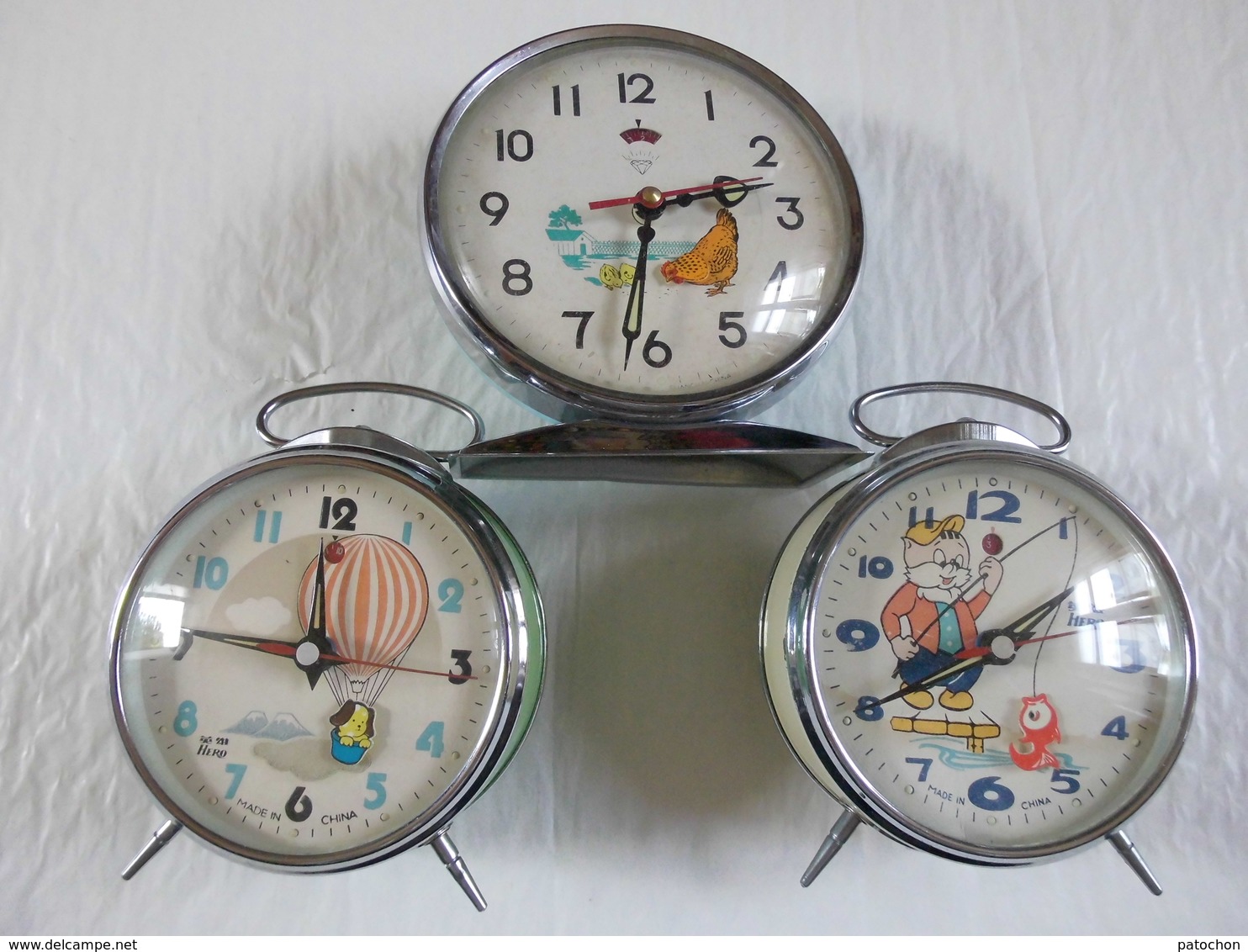 Lot 3 Réveil Animé Hero Made In China 1 (la Poule) à Réviser Et 2 Qui Fonctionnent. - Alarm Clocks