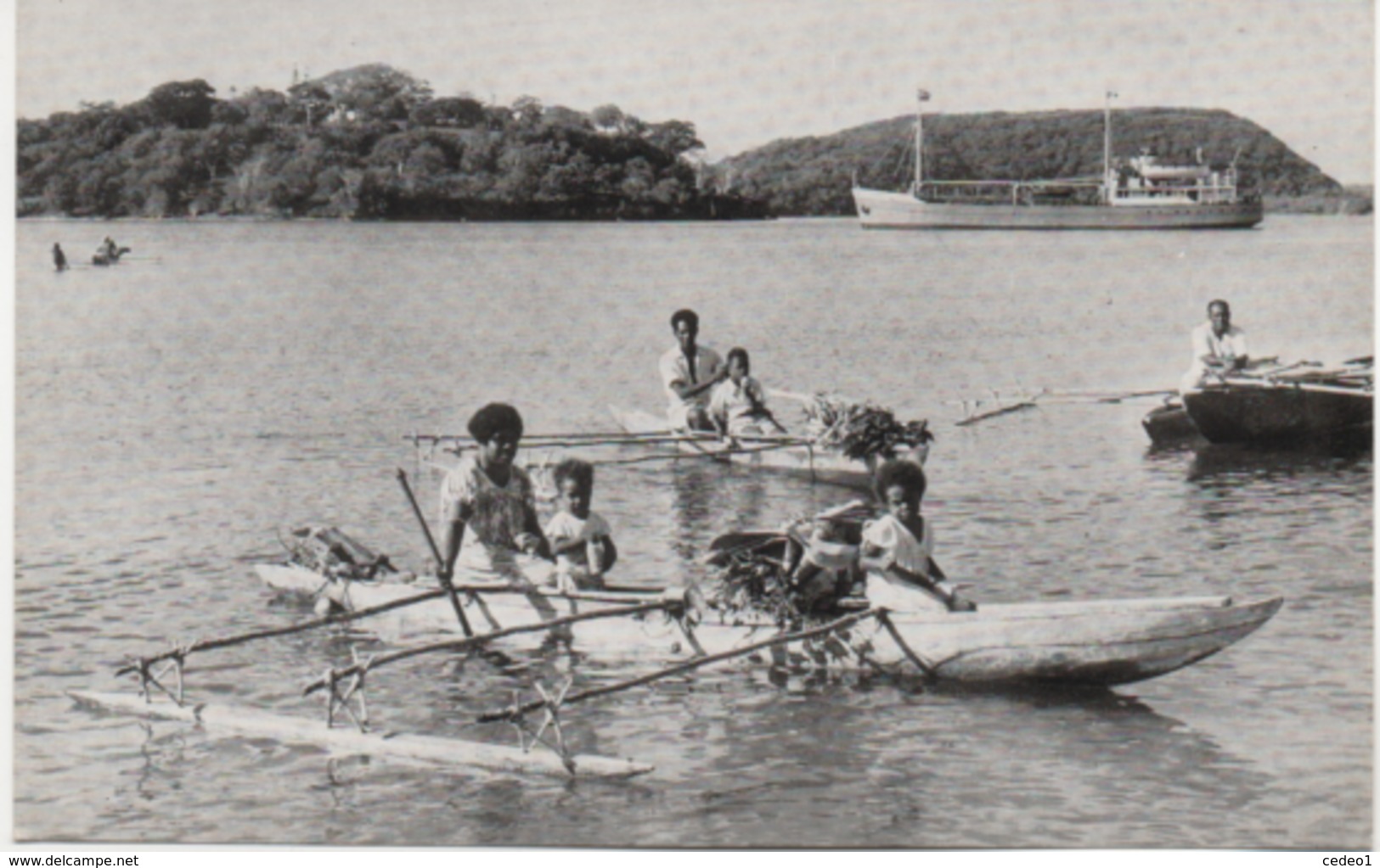 NEW HEBRIDES  NEW HEBRIDEANS RETURNING TO FILA ISLAND  VILLAGE FROM GARDENS ON THE MAINLAND       PHOTO BY FUNG KUEI - Vanuatu