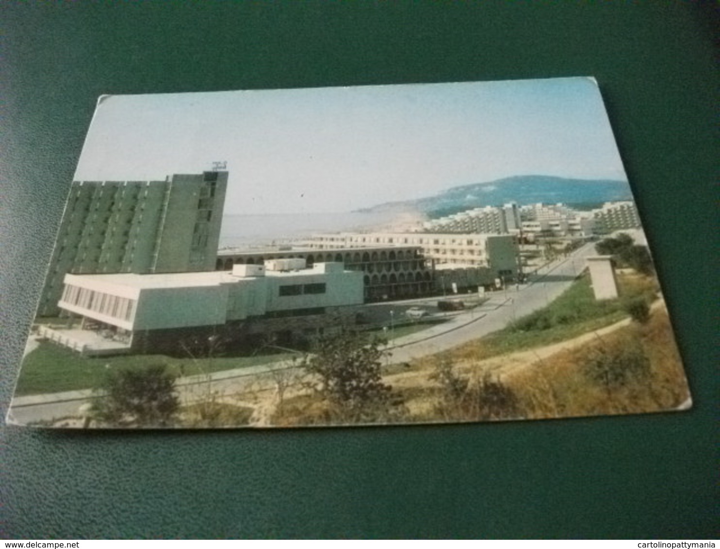 FRANCOBOLLO COMMEMORATIVO BULGARIA VUE DE LA STATION ALBENA - Bulgaria