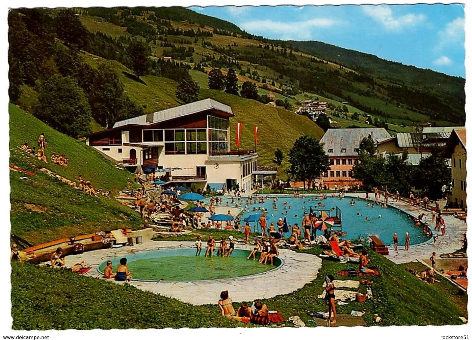 Saalbach Hallenbad Und Beheizte Freibadanlage Mit Minigolfplatz - Saalbach