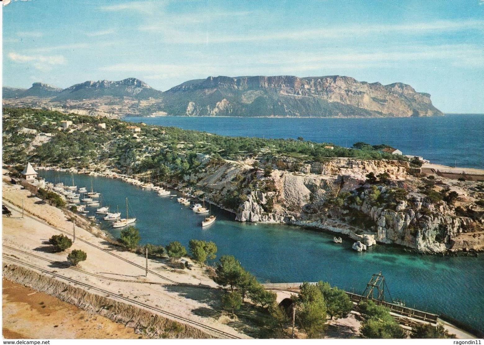 13 - CASSIS SUR MER - CALANQUE DE PORT MIOU ET LE CAP CANAILLE - Cassis