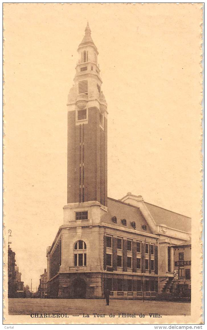 CHARLEROI - La Tour De L'Hôtel De Ville - Charleroi