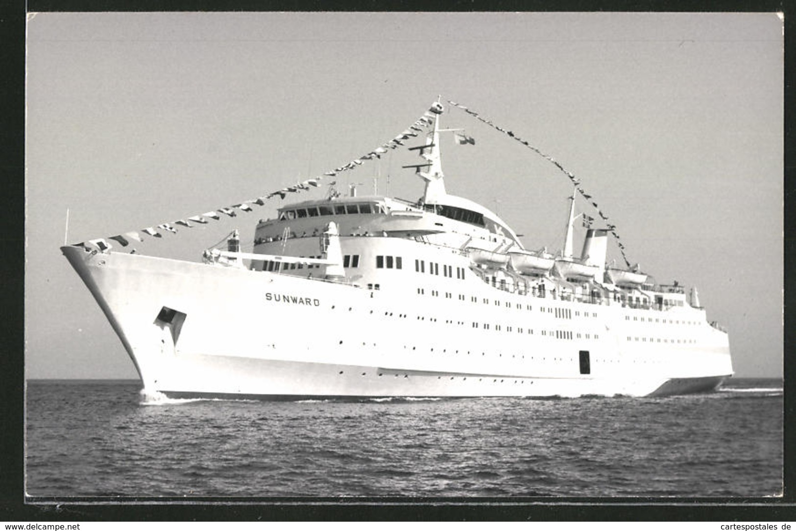 Fotografie Kreuzfahrtschiff Sunward In Fahrt - Schiffe