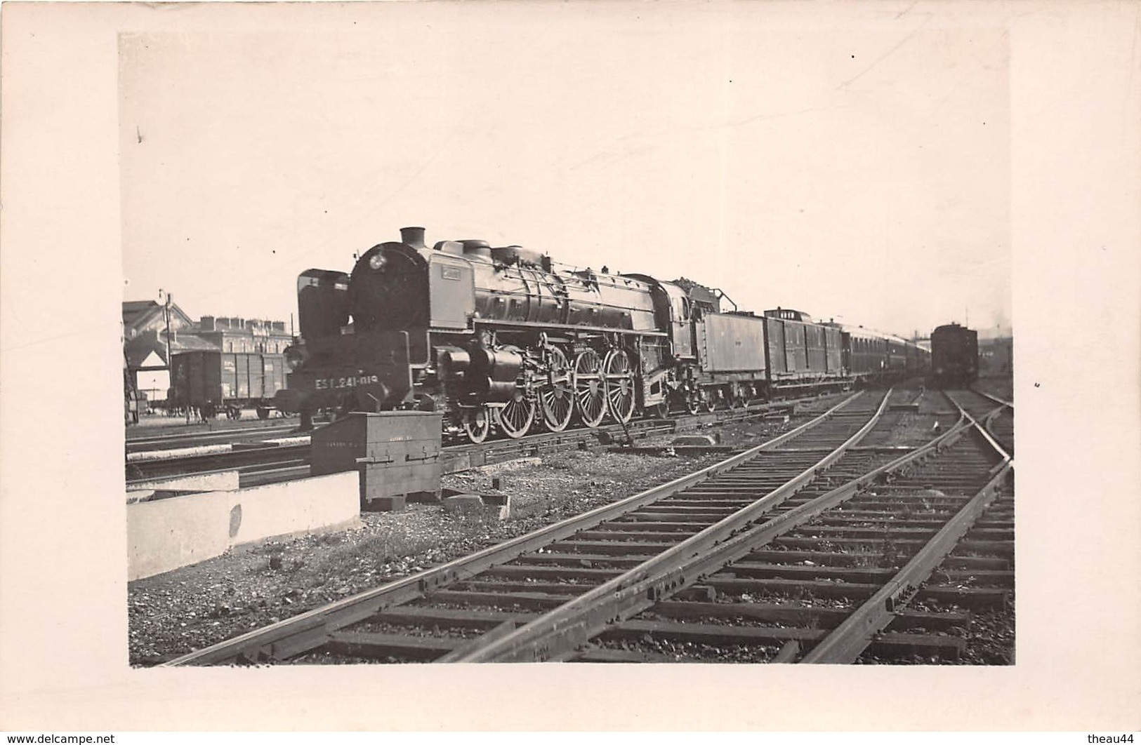 ¤¤    -  Carte-Photo D'une Locomotive En Gare  -    Chemin De Fer   -  ¤¤ - Treni