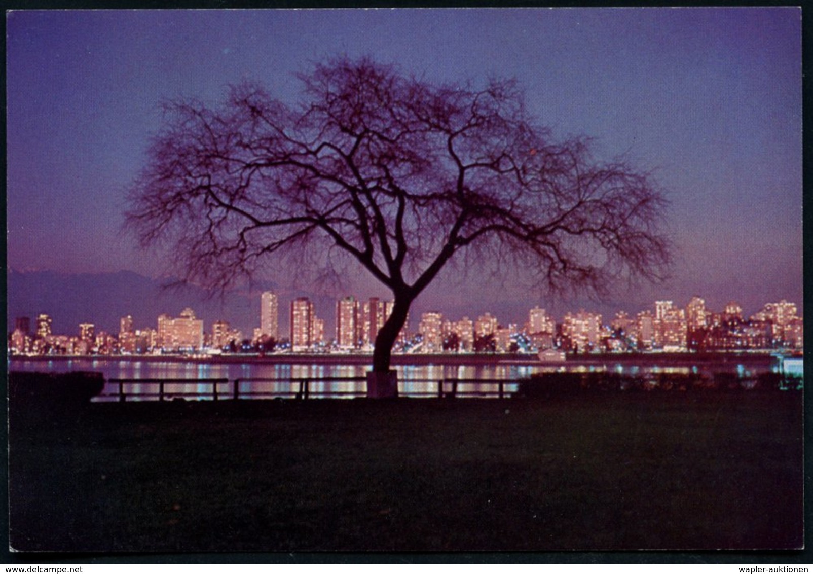 1975 (ca.) CANADA, 8 C. Bildpostkarte: Vancouver, Skyline Bei Tag Bzw. Bei Nacht, 2 Belege, Ungebr. - Architektur, Archi - Other & Unclassified