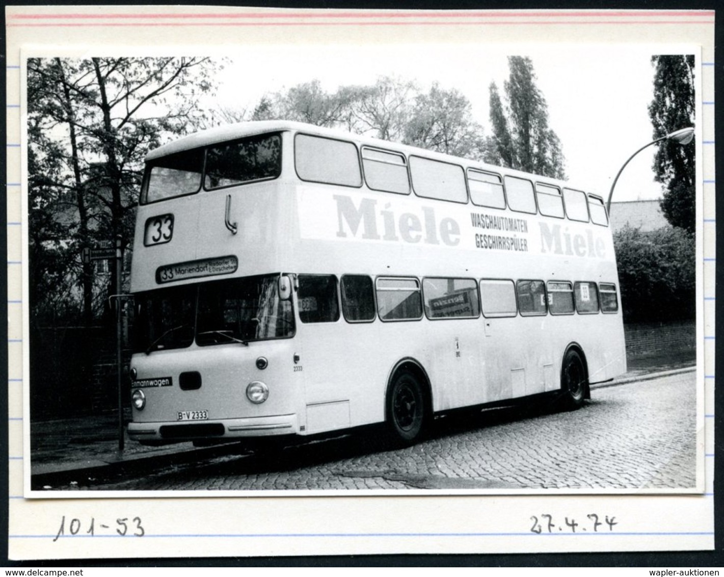 1972/75 BERLIN, 9 verschiedene s/ w.-Fotos der BVG (West) Doppeldecker-Omnibusse (meist Format 7 x 10,5 cm) mit Möbel- u