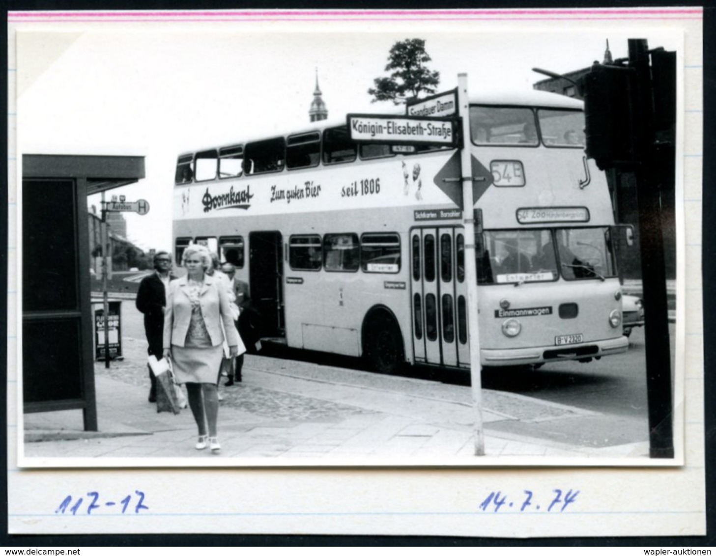 1972/75 BERLIN, 10 Verschiedene S/ W.-Fotos Der BVG (West) Doppeldecker-Omnibusse (meist Format 7 X 10,5 Cm) Mit Getränk - Andere & Zonder Classificatie