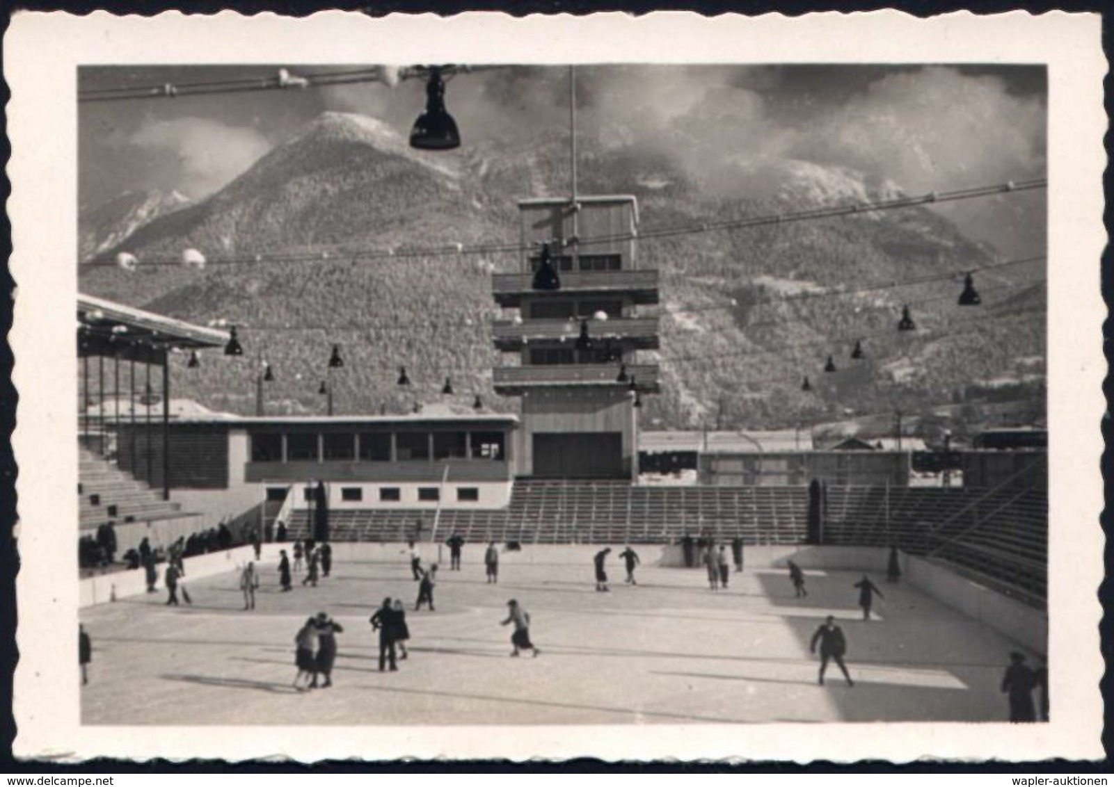 1935 (Dez.) Garmisch-Partenkirchen, Orig. S/ W.-Foto: Olympia-Eisstadion (Format 6,5 X 9 Cm) - Olympische Winterspiele 1 - Autres & Non Classés