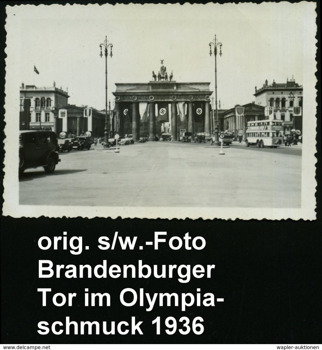 1936 Berlin, 2 Orig. S/ W.-Fotos: Brandenburgewr Tor Im Olympiaschmuck Mit Flaggen (6,5 X 5,8 Cm Bzw. 8,7 X 6 Cm) 2 Bele - Sonstige & Ohne Zuordnung