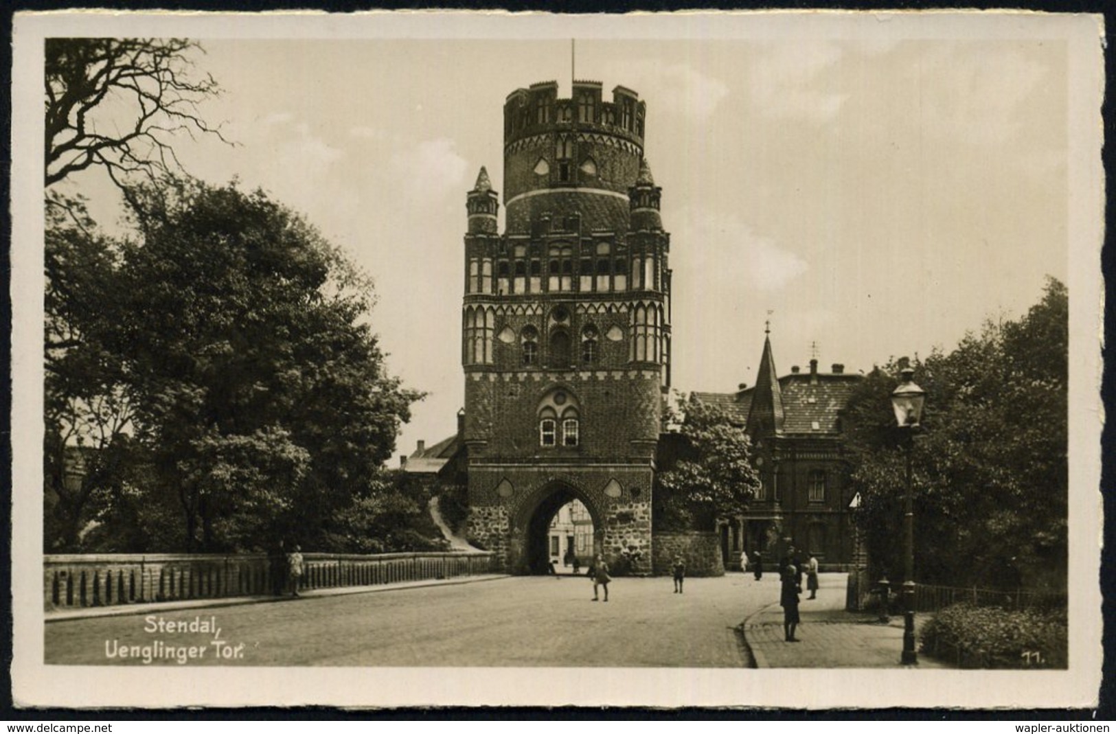 1942 (4.3.) STENDAL 2, 2K-Steg + Viol. Briefstempel: Reservelazarett Stendal, S/ W.-Foto-Ak.: Uenglinger Tor, Feldpostka - Other & Unclassified