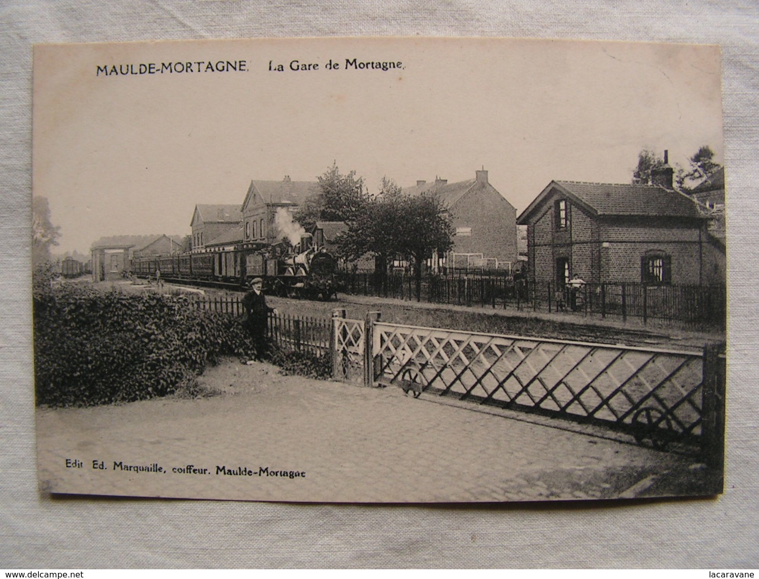 Cpa  59 Nord Maulde Mortagne La Gare De Mortagne Train Passage A Niveau Ed Marquaille Coiffeur 197 - Autres & Non Classés